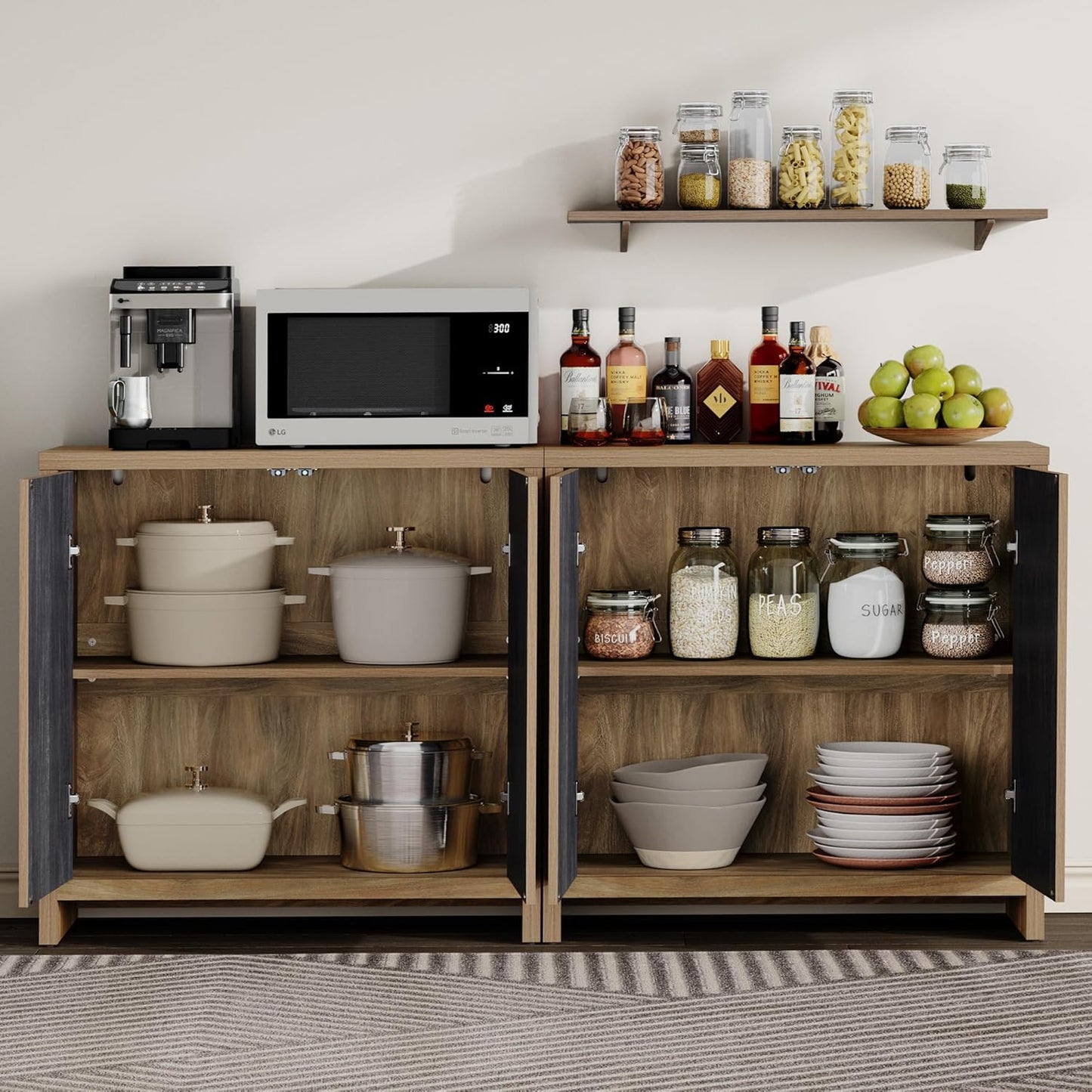 Buffet à carreaux avec portes