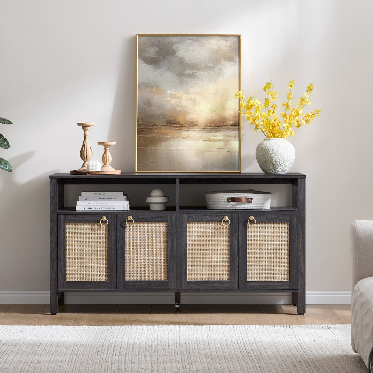 Meuble TV en rotin SICOTAS pour téléviseurs de 65 pouces, centre de divertissement de 29,5 pouces de hauteur avec 4 portes et étagères réglables, meuble console multimédia Boho avec rangement et étagères ouvertes pour salon, chêne blanc crème-WM 