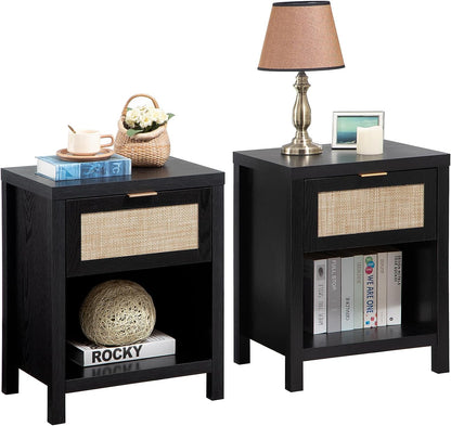 Table de chevet noire de style bohème