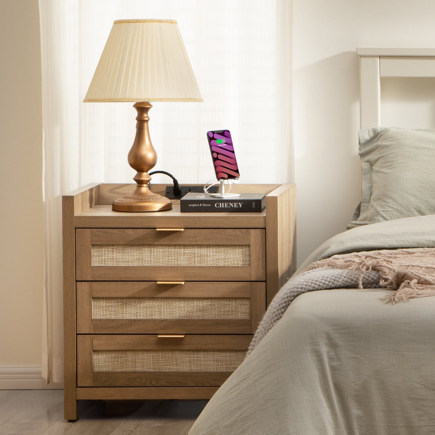 Ensemble de chambre à coucher Savanna avec commode, table de chevet et armoire 